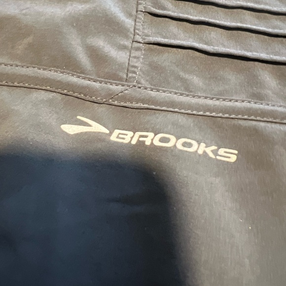 Brooks Running Skort Size Medium Equalibrium Technology Gray With Polka Dots - Picture 4 of 9